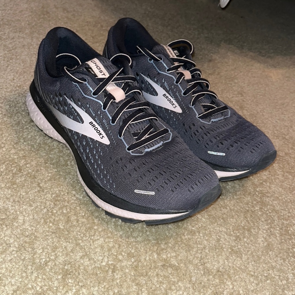 New brooks tennishoes